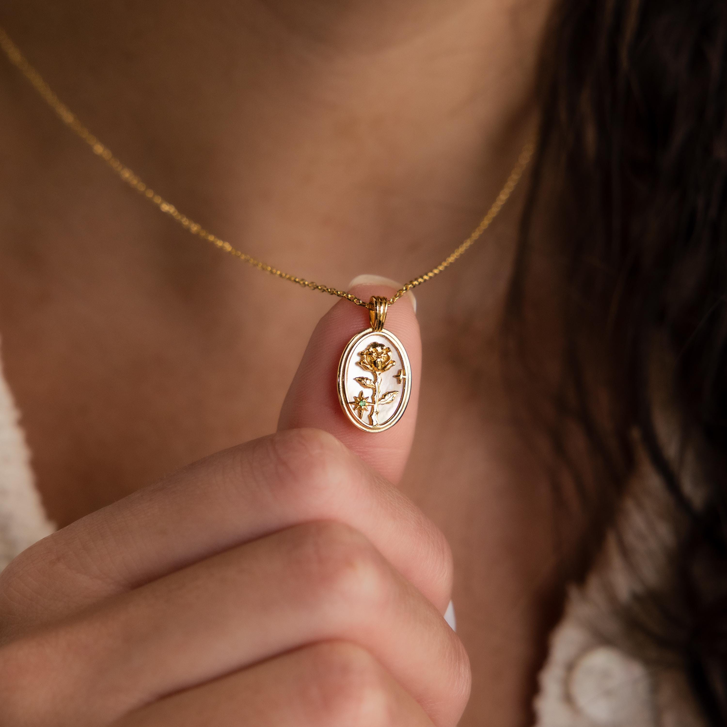Collar con colgante de flor de - Birth Flower Necklace reseña y precio